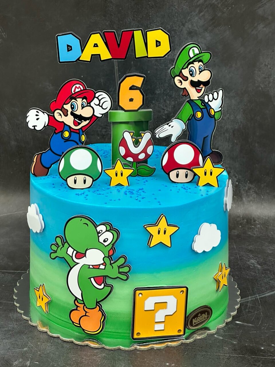 Super Mario torta sa Luiđijem, Jošijem, zvezdicama i pečurkama