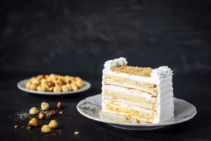 Torta Bela lešnik iz KMN poslastičarnice