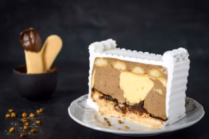 Torta Kinder bueno iz KMN poslastičarnice